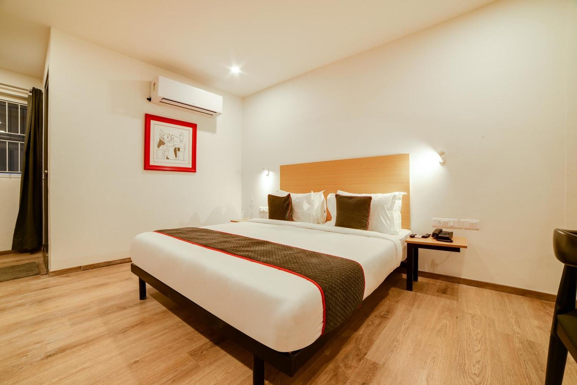 Super Townhouse Hosur Main Road Bommanahalli Near Gopalan Innovation Mall Bangalore Exterior foto