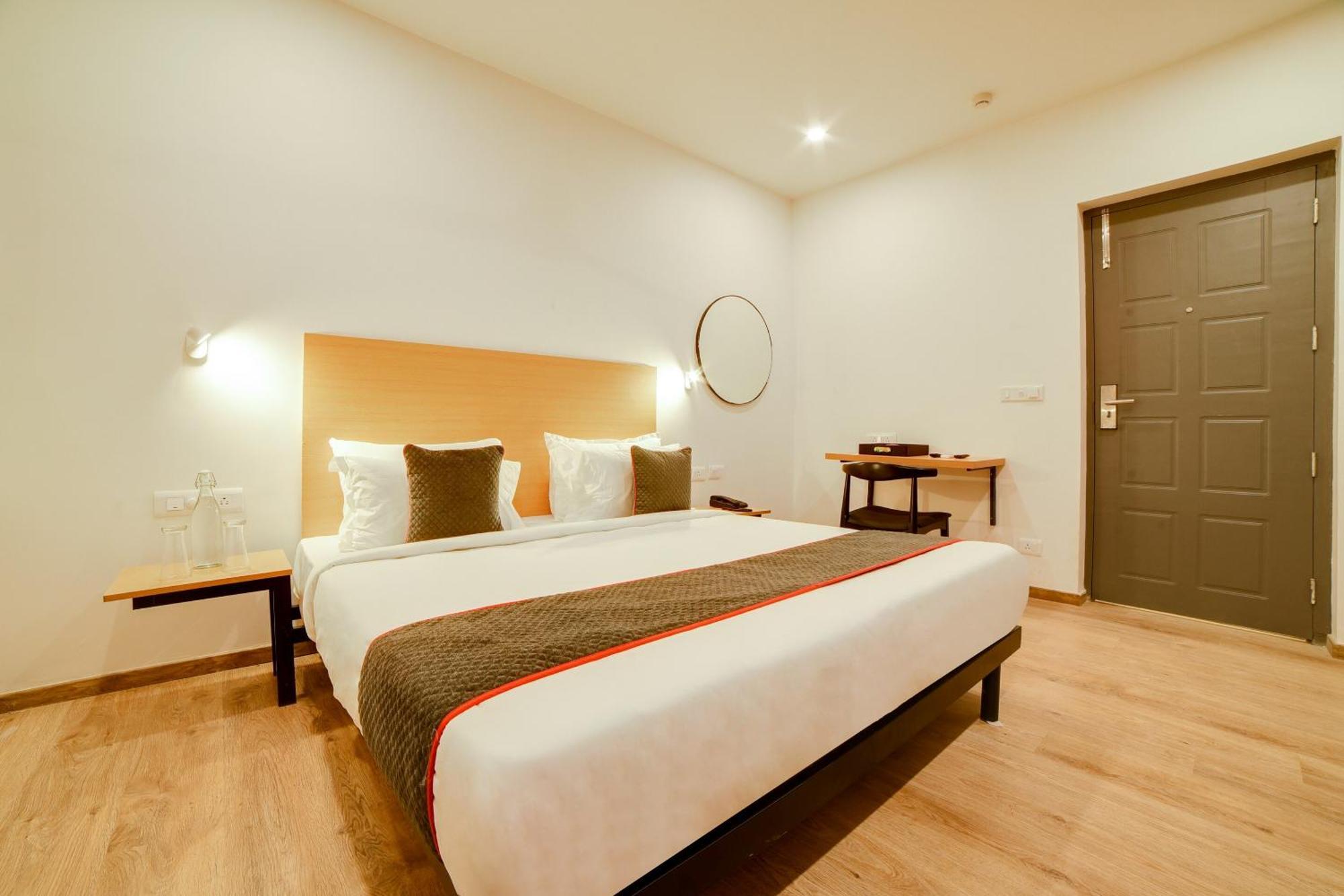 Super Townhouse Hosur Main Road Bommanahalli Near Gopalan Innovation Mall Bangalore Exterior foto