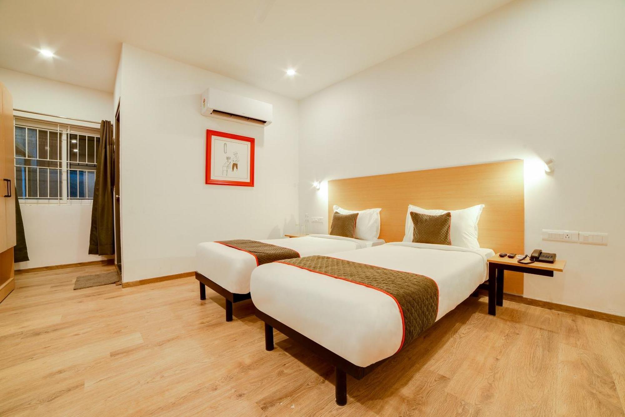 Super Townhouse Hosur Main Road Bommanahalli Near Gopalan Innovation Mall Bangalore Exterior foto