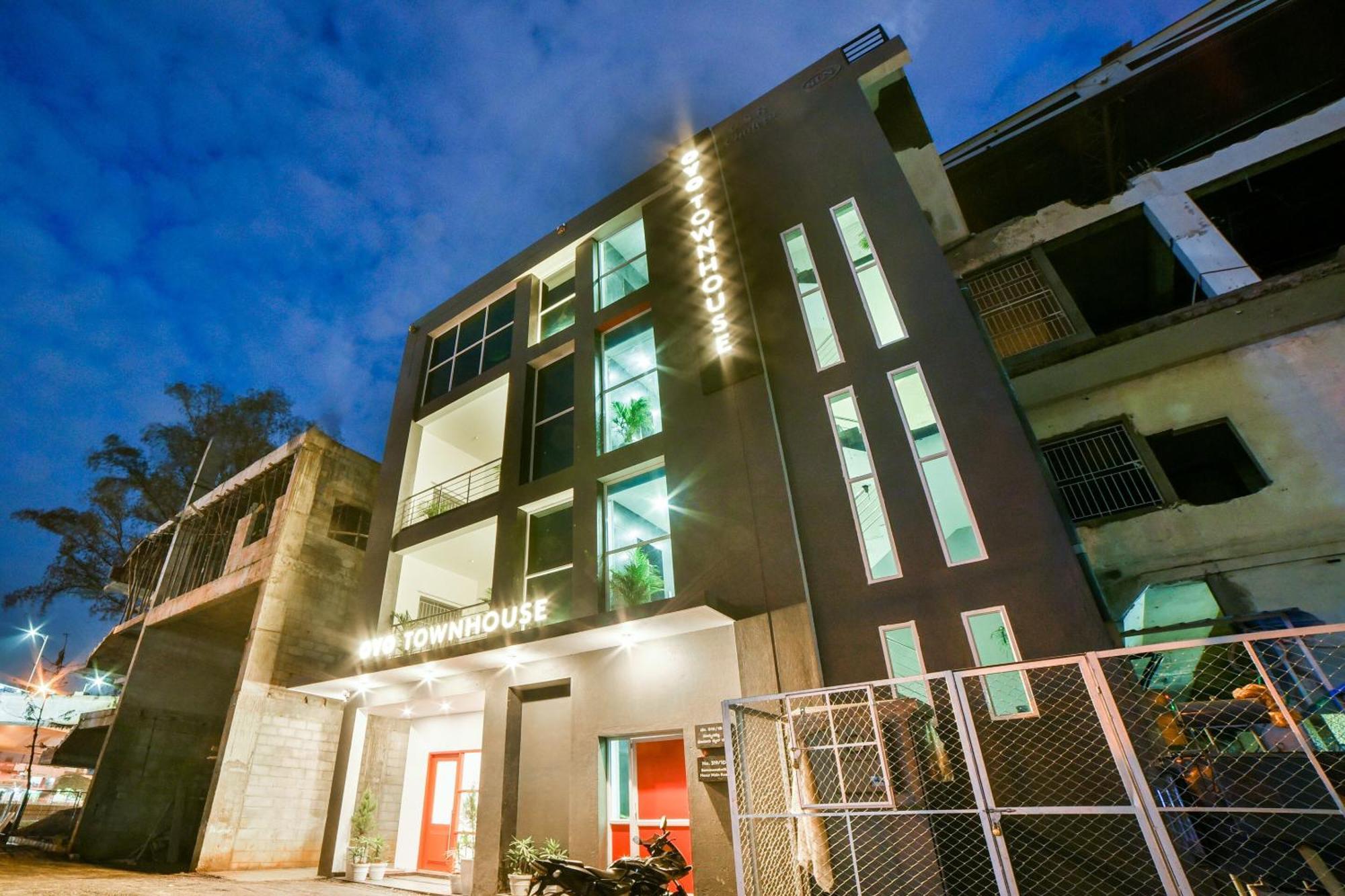 Super Townhouse Hosur Main Road Bommanahalli Near Gopalan Innovation Mall Bangalore Exterior foto